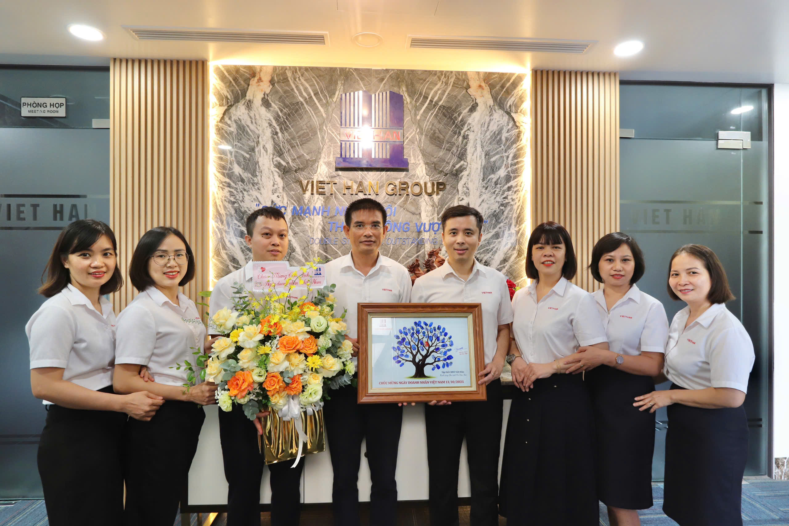 CHÀO MỪNG NGÀY DOANH NHÂN VIỆT NAM 13/10/2025